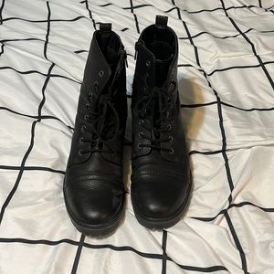 Target Universal Thread Black combat boots size:8.5